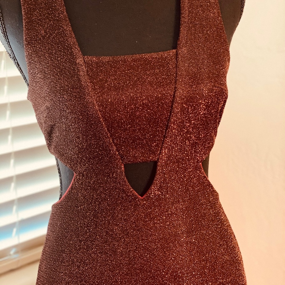 Dark maroon glittery dress!🥰🍷✨